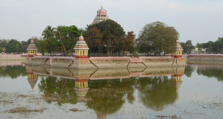 Vandiyur Mariamman Teppakulam in Madurai (Entry Fee, Timings, Entry ...